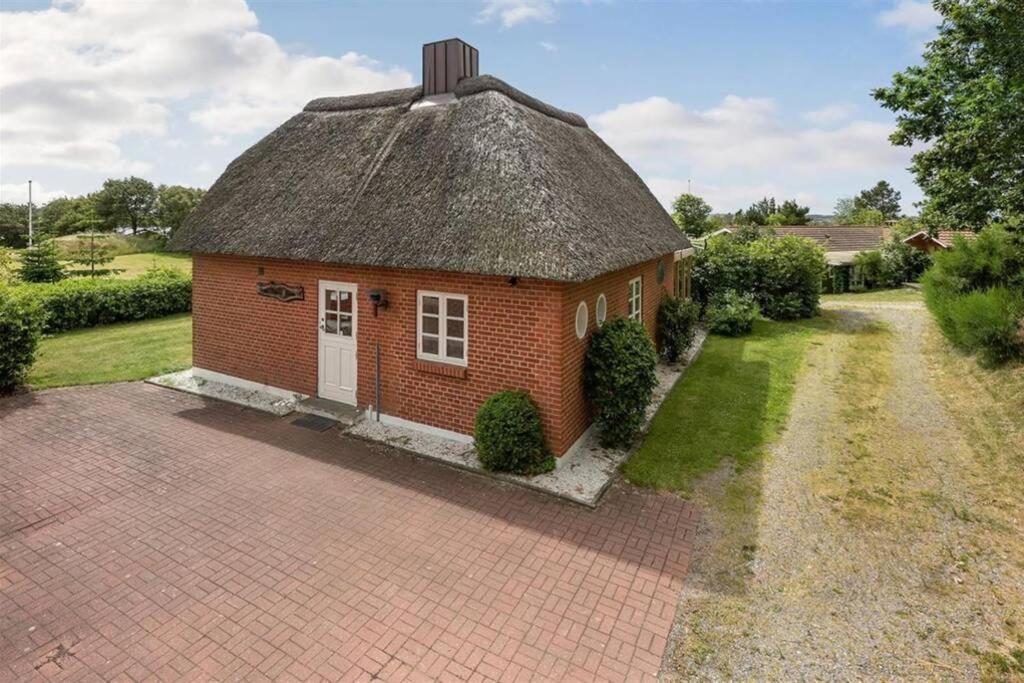 Thatched Holiday Home In Struer, Jutland With A View Экстерьер фото
